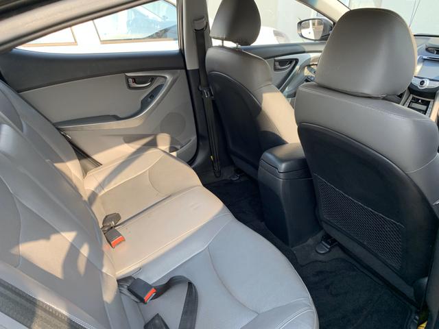 Elantra - Foto 3