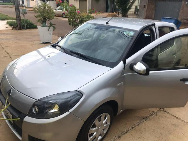 Vendo Renault Sandero 2014 - Foto 2
