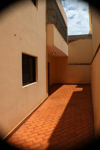 Apartamento Térreo Jd. Califórnia - 2quartos, 3 banheiros, 2 Quintais , 1 vaga - 110Mts - Foto 18