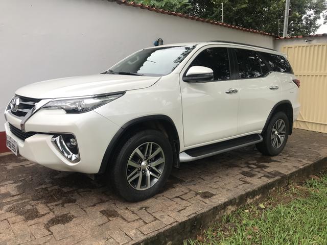 Toyota Sw4 SRX 2.8 / 5 LUGARES / 2018 - Foto 3