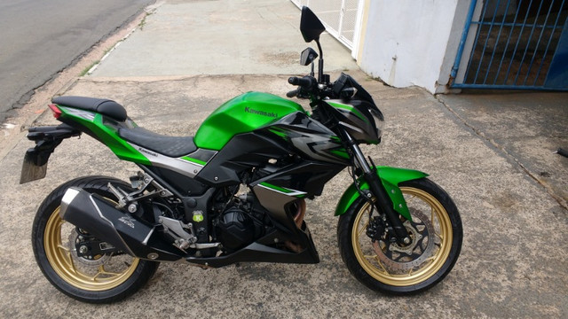 KAWASAKI Z300 2018 VERDE SERIE ESPECIAL COM ABS IMPECAVEL COM APENAS 20.000KM