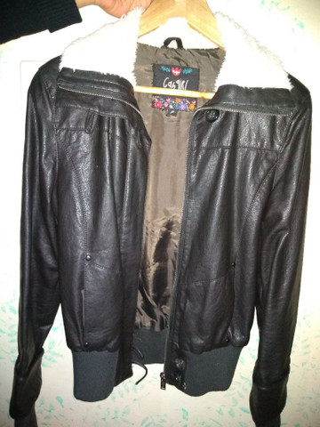 jaqueta de couro com pelo