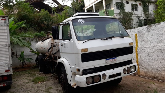 CAMINHÃO TENQUE PIPA