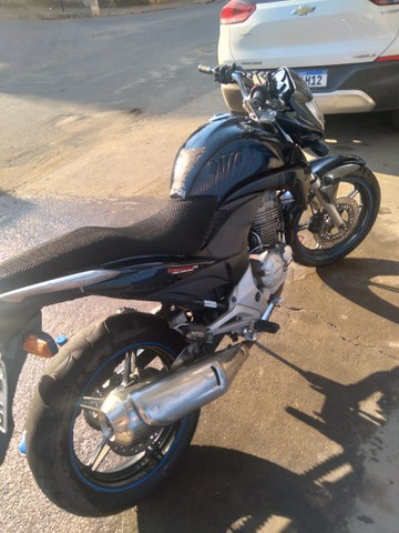 VENDO MOTO HONDA CB 300