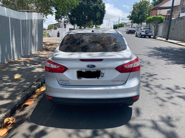 FORD FOCUS 2015 SEDÃ AUTOMÁTICO