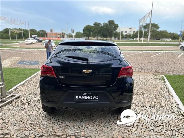 CHEVROLET ONIX 1.4 MPFI ADVANTAGE 8V FLEX 4P AUTOMÁTICO - Foto 5