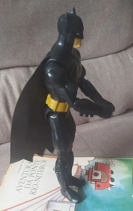 Boneco Batman Vintage com capa em Feltro - 30 cm. - Foto 3