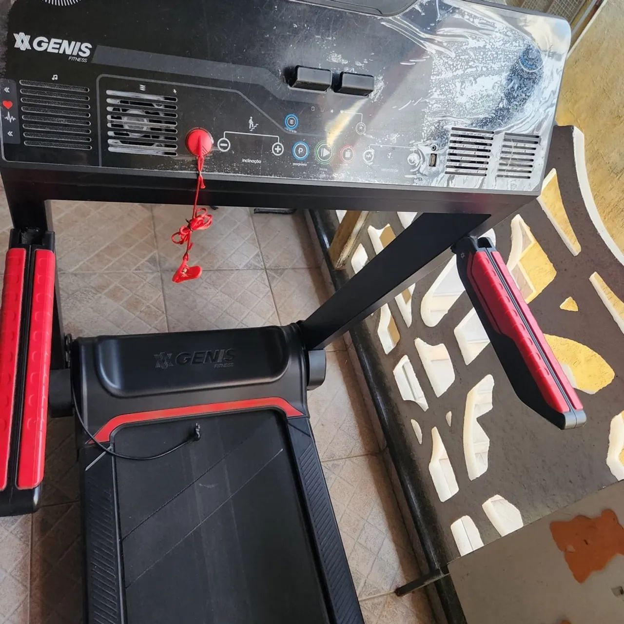 Esteira Ergométrica Dobrável - Genis - GT 2000 quase nova!
