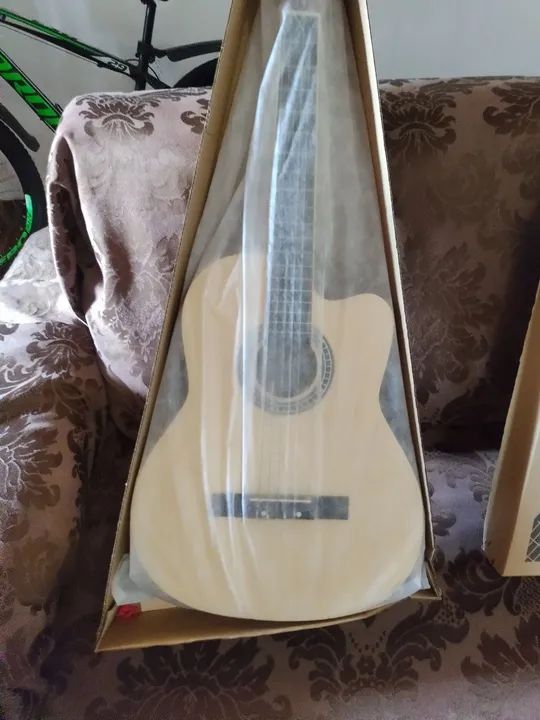 Violão novo na caixa nunca usado marca Tagima elétrico  - Foto 2