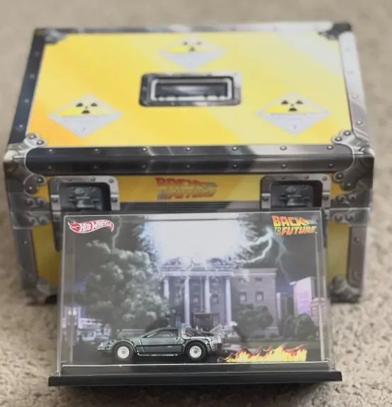 2011 Hot Wheels Sdcc Back To The Future Delorean - Foto 2