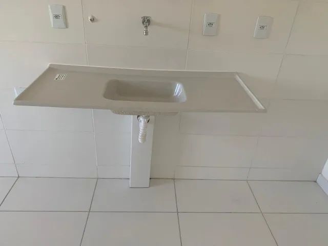 2 vasos sanitários novos, 2 pias de banheiro novas, 1 porta de vidro nova, 1 pia de cozinh - Foto 3