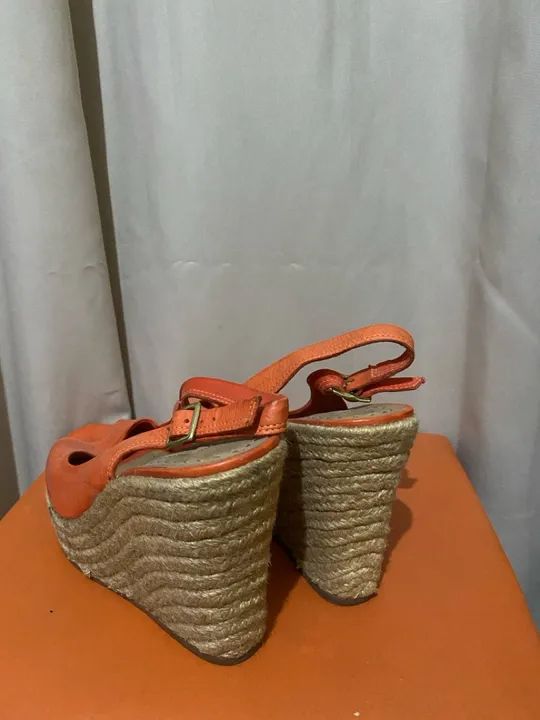 Sandália Arezzo plataforma laranja - Foto 3