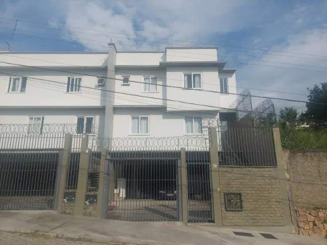 Kitinetes, feminino, individuais, mobiliadas, vaga garagem UFSC / Carvoeira