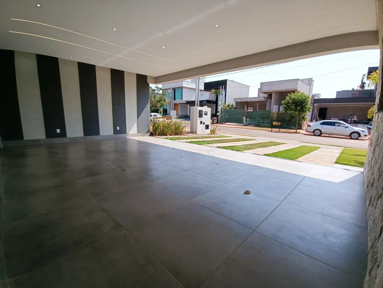 Casa Térrea 4/4 + Escritório / Esquina 520 M² - Foto 6