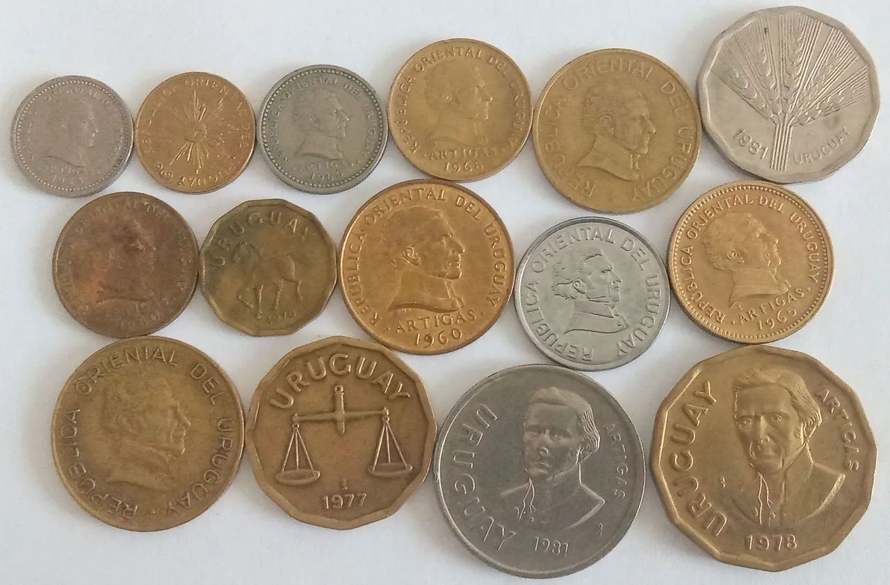 15 Moedas Antigas Uruguai - Foto 4