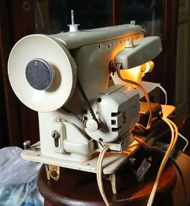 Máquina De Costura Singer 660 Multiponto Palha (Usada)