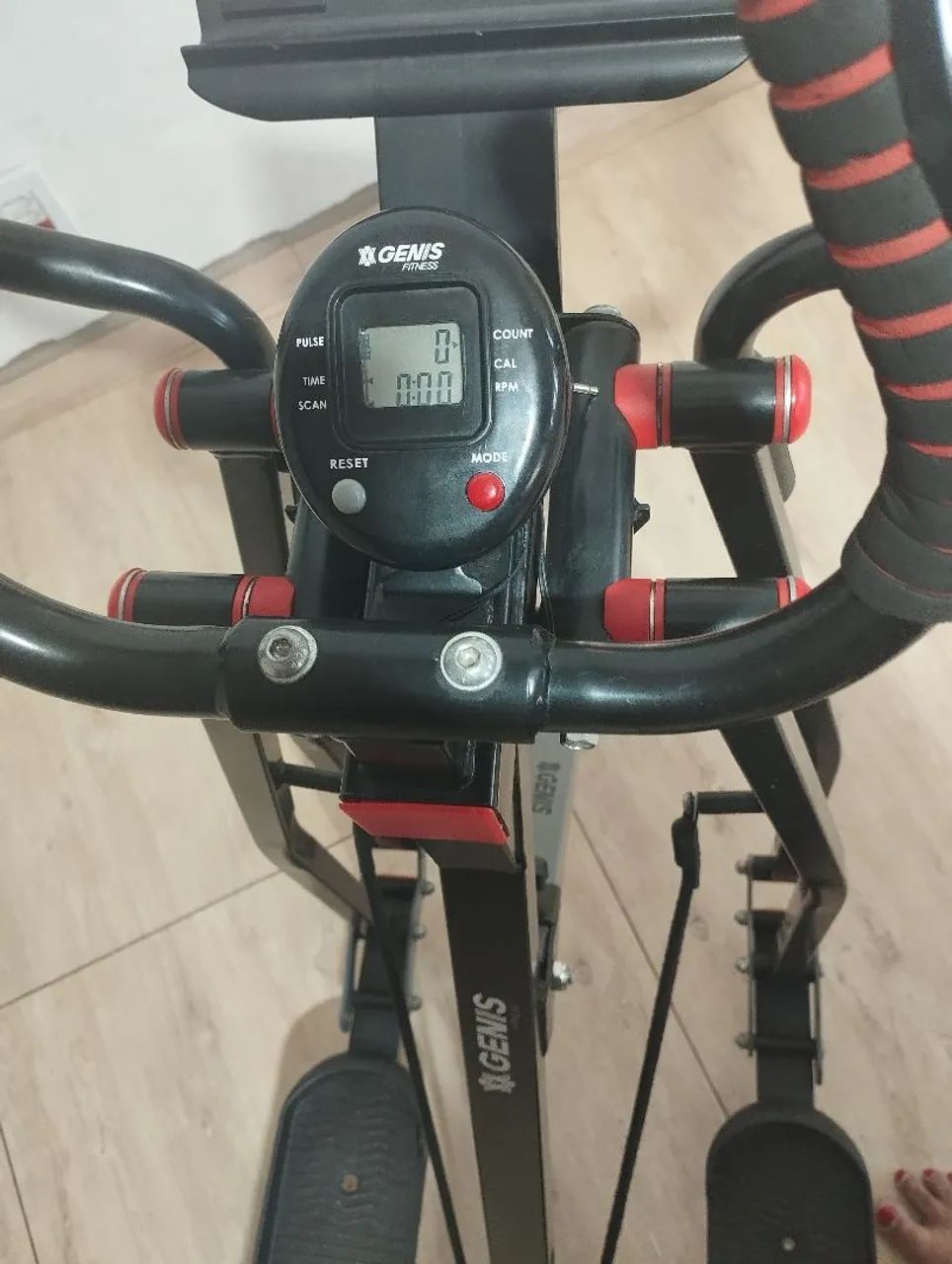 Vendo Elíptico simulador de caminhada semi novo