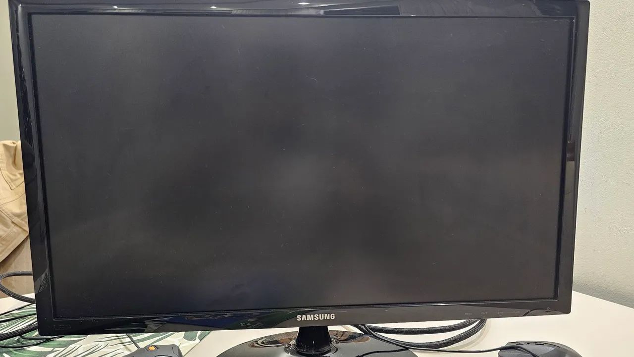 Monitor Samsung Gamer Full HD 24p - Foto 3