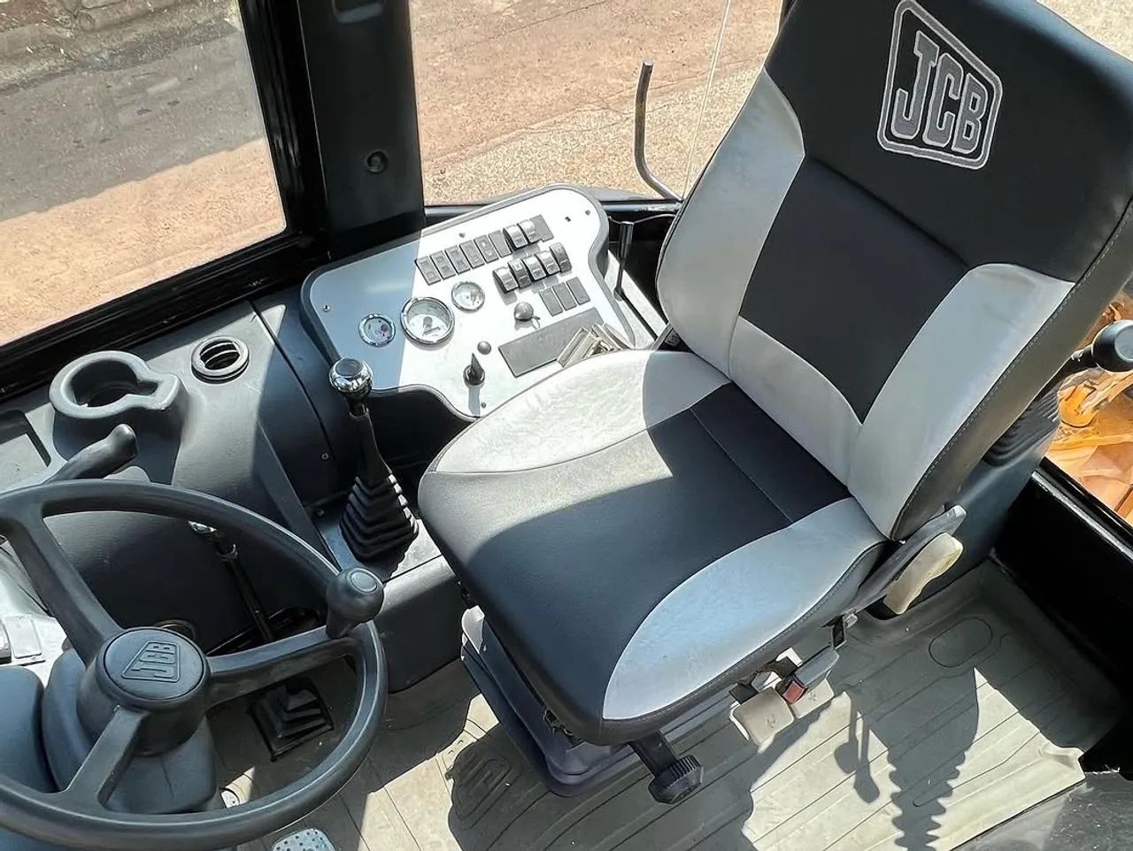 RETROESCAVADEIRA 3C PLUS 2013 - Foto 5