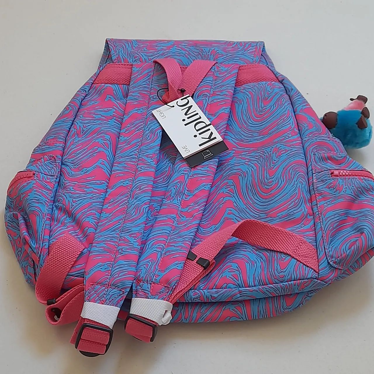 Mochila Kipling Colorida com Design Único - Foto 2