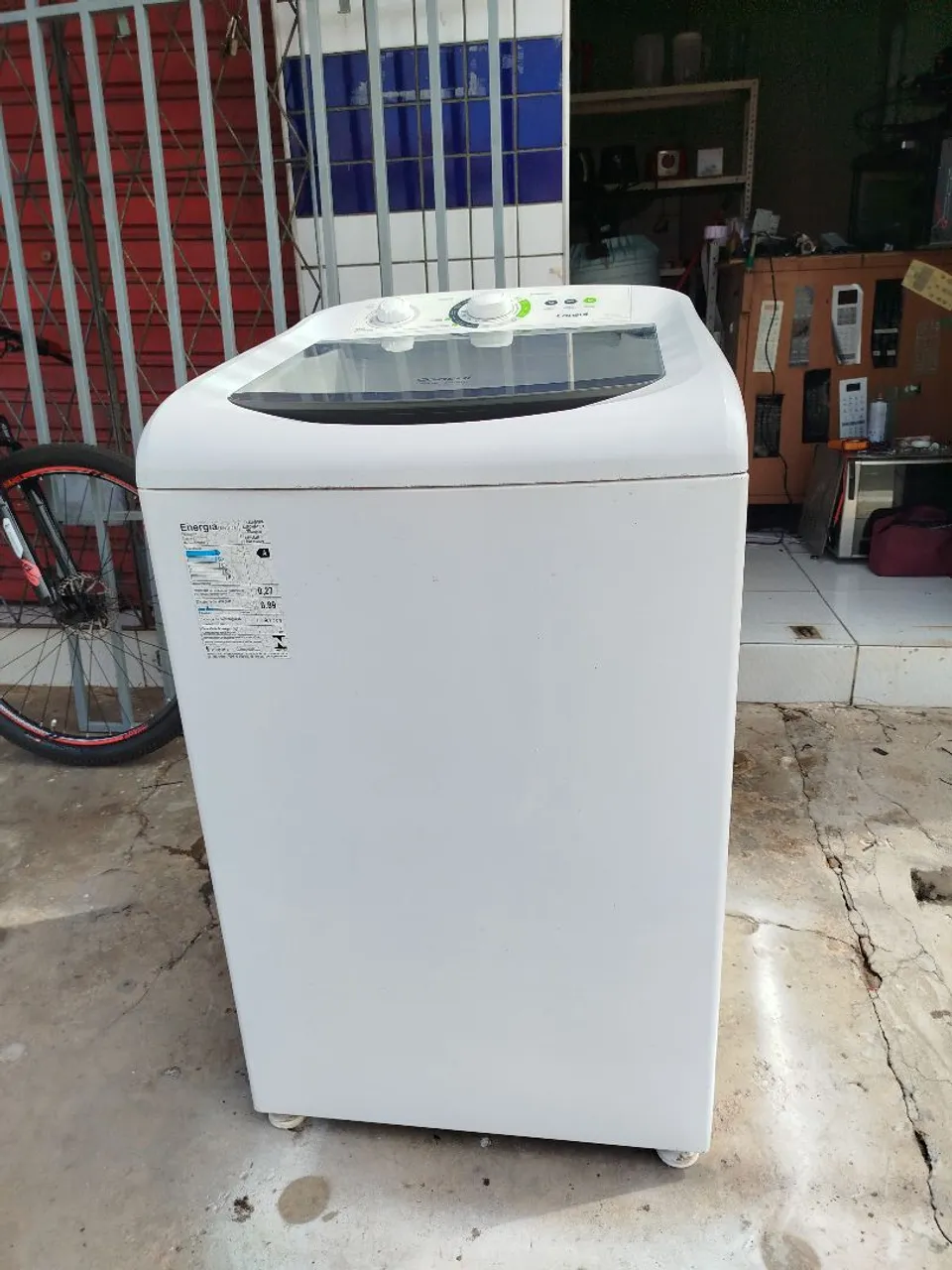 Máquina de lavar roupa Consul 9kg.