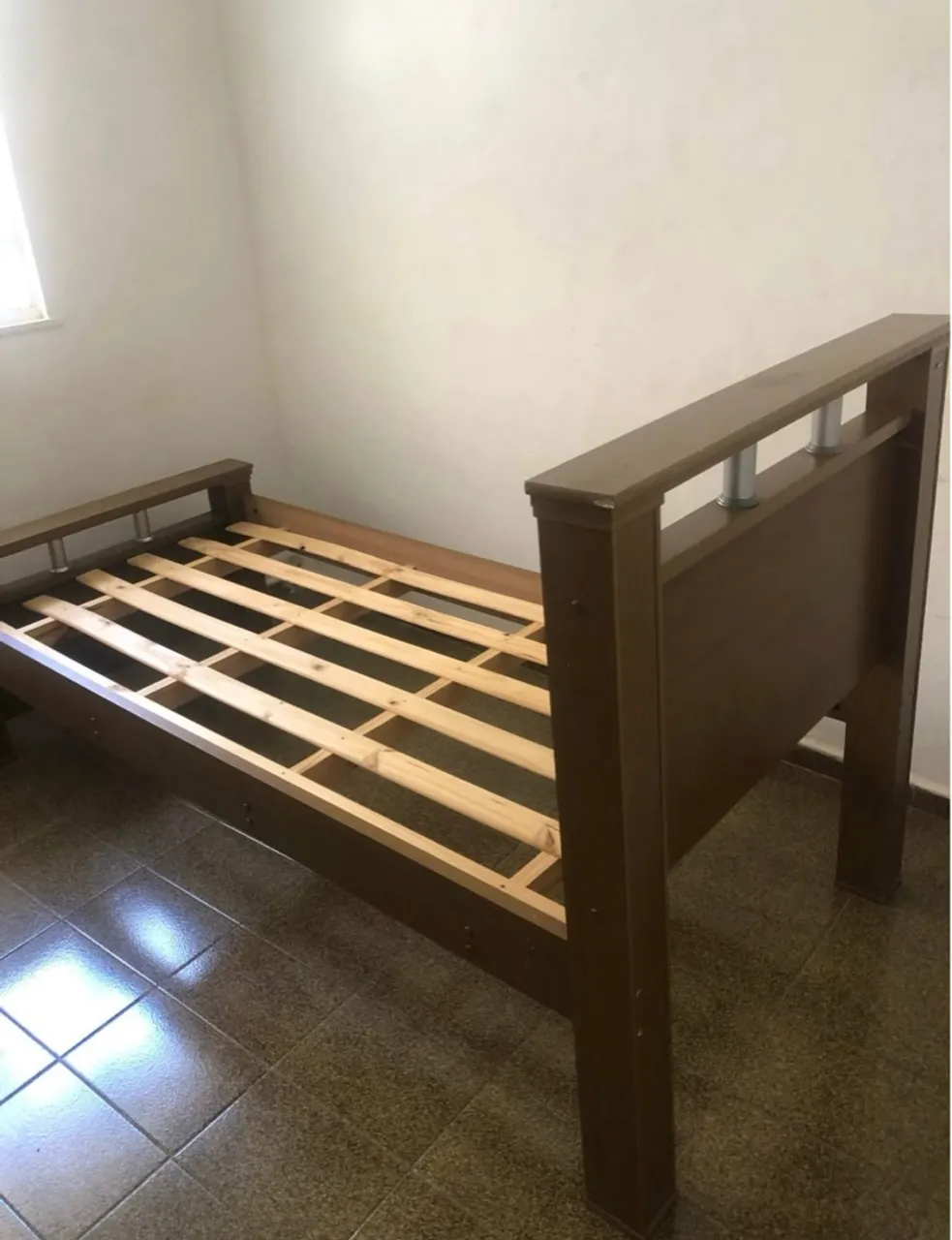 CAMA DE SOLTEIRO