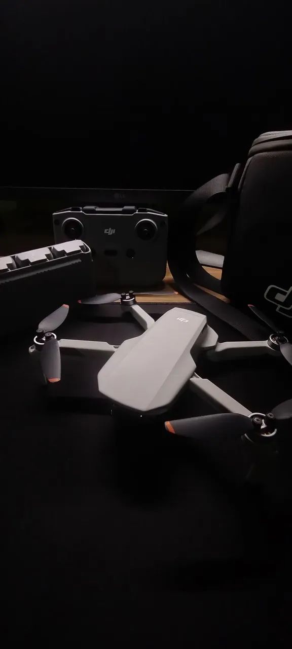 Drone Dji Mini 2 SE - Fly More Combo - Foto 2