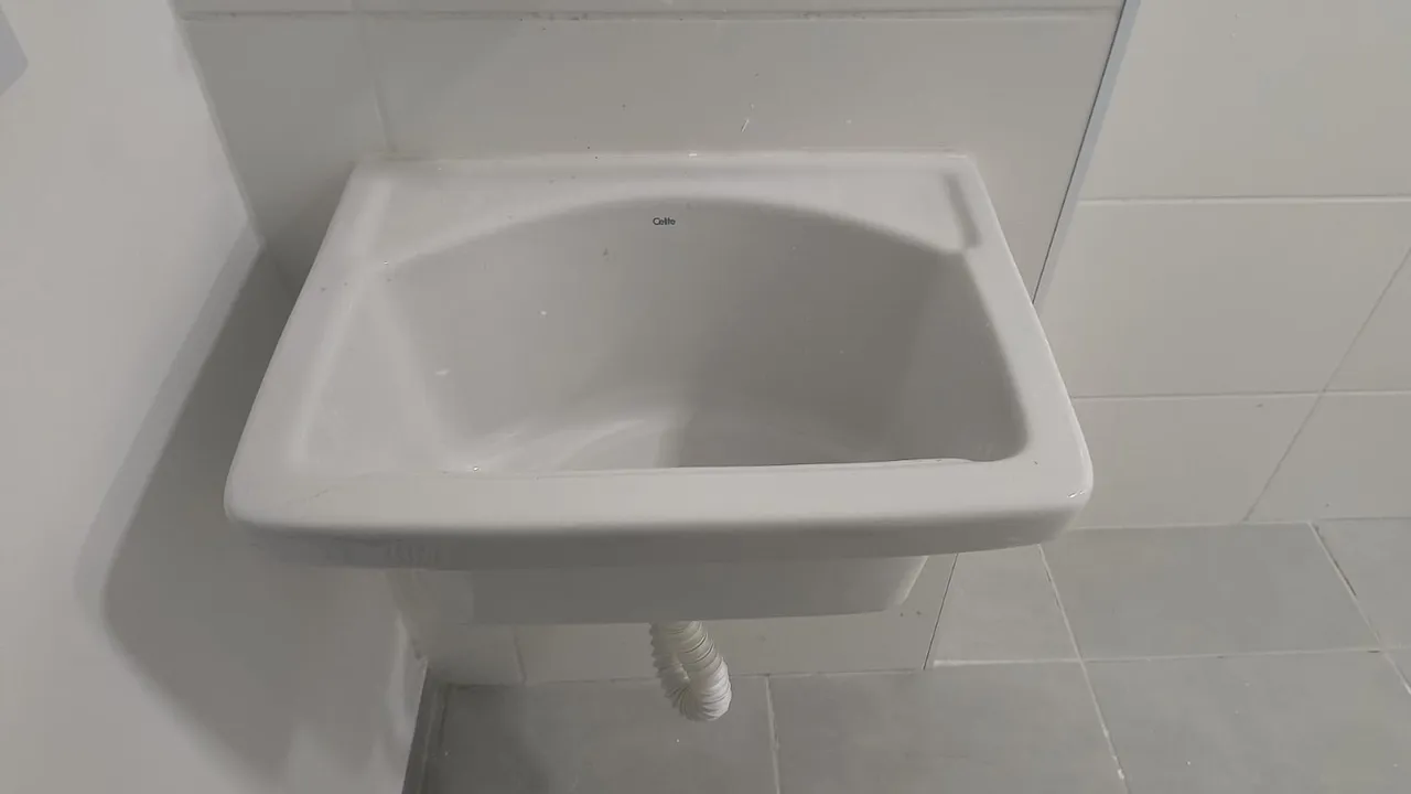 Tanque em cerâmica esmaltada Celite 20 litros