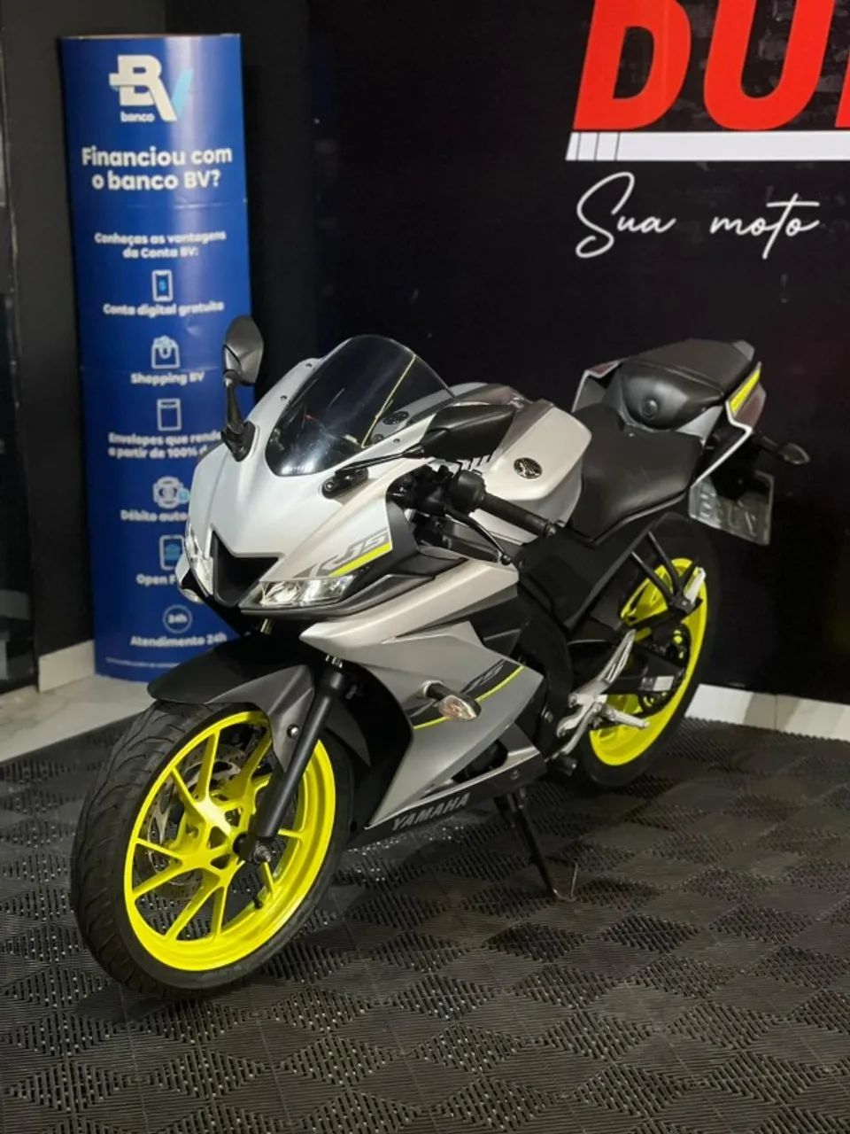 YAMAHA R15 2024  - Foto 5
