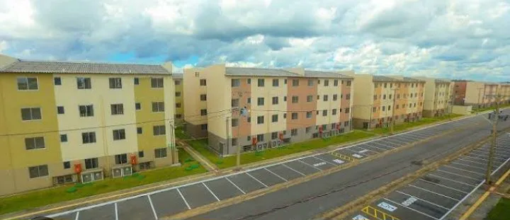 Troco uma moto e um apartamento por uma casa