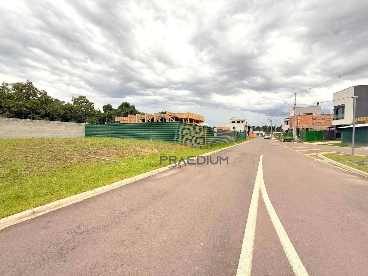Terreno em condomínio Fechado a Venda Vivendas do Parque - Santa Candida - Curitiba/PR