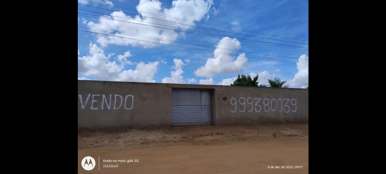 VENDO OU TROCO TERRENO.