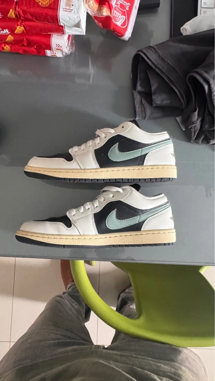 Air Jordan 1 Low Jade Smoke