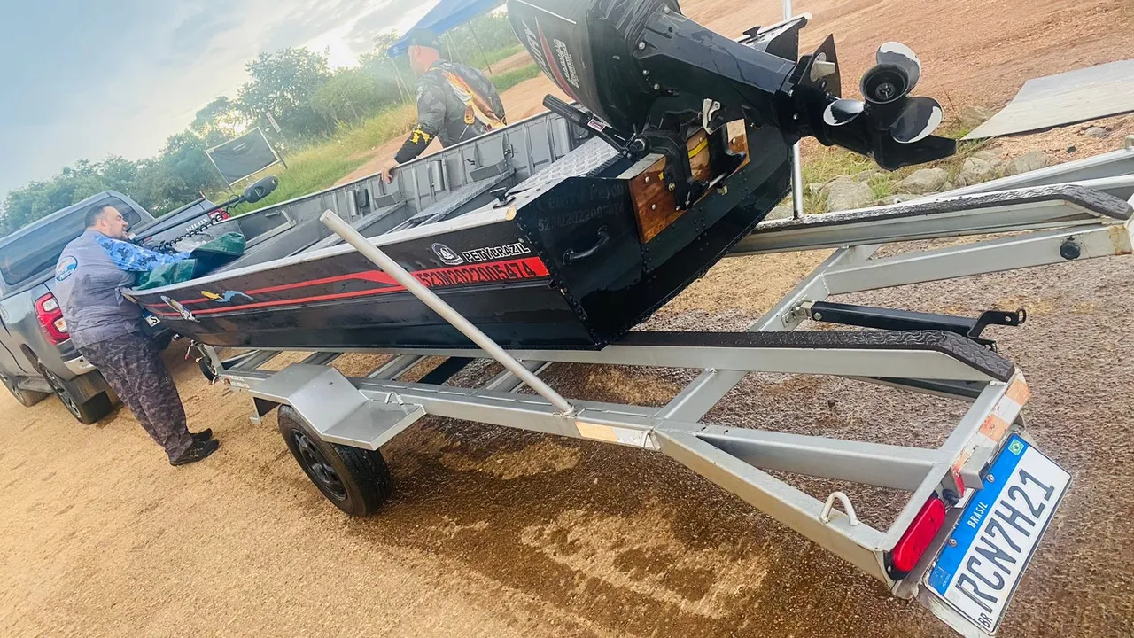 Barco Pety+Motor popa,elétrico e Carreta