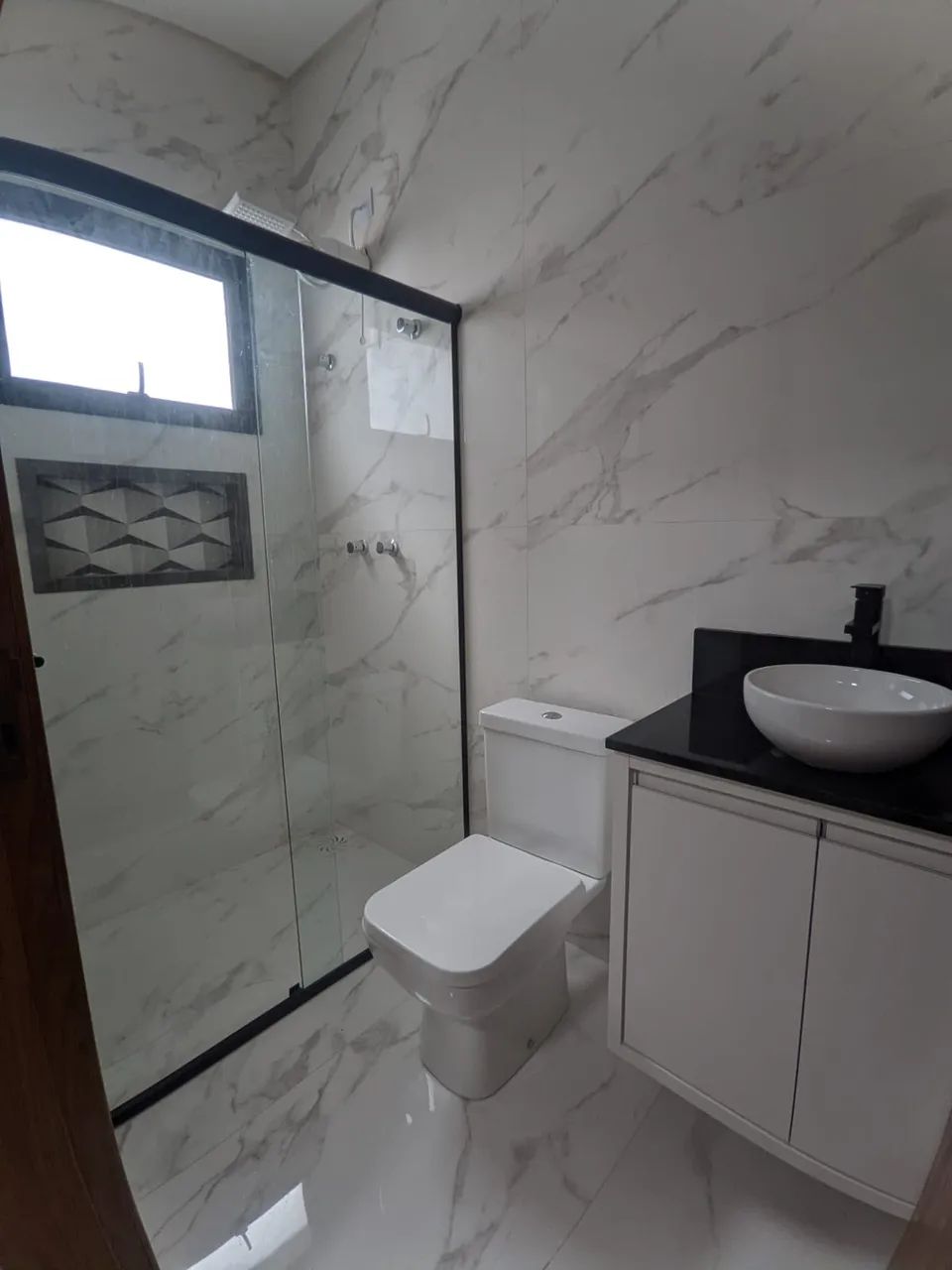 VGC - CA2417 - Casa Terrea 3 suites área gourmet e quintal - Estuda Permuta - Foto 3