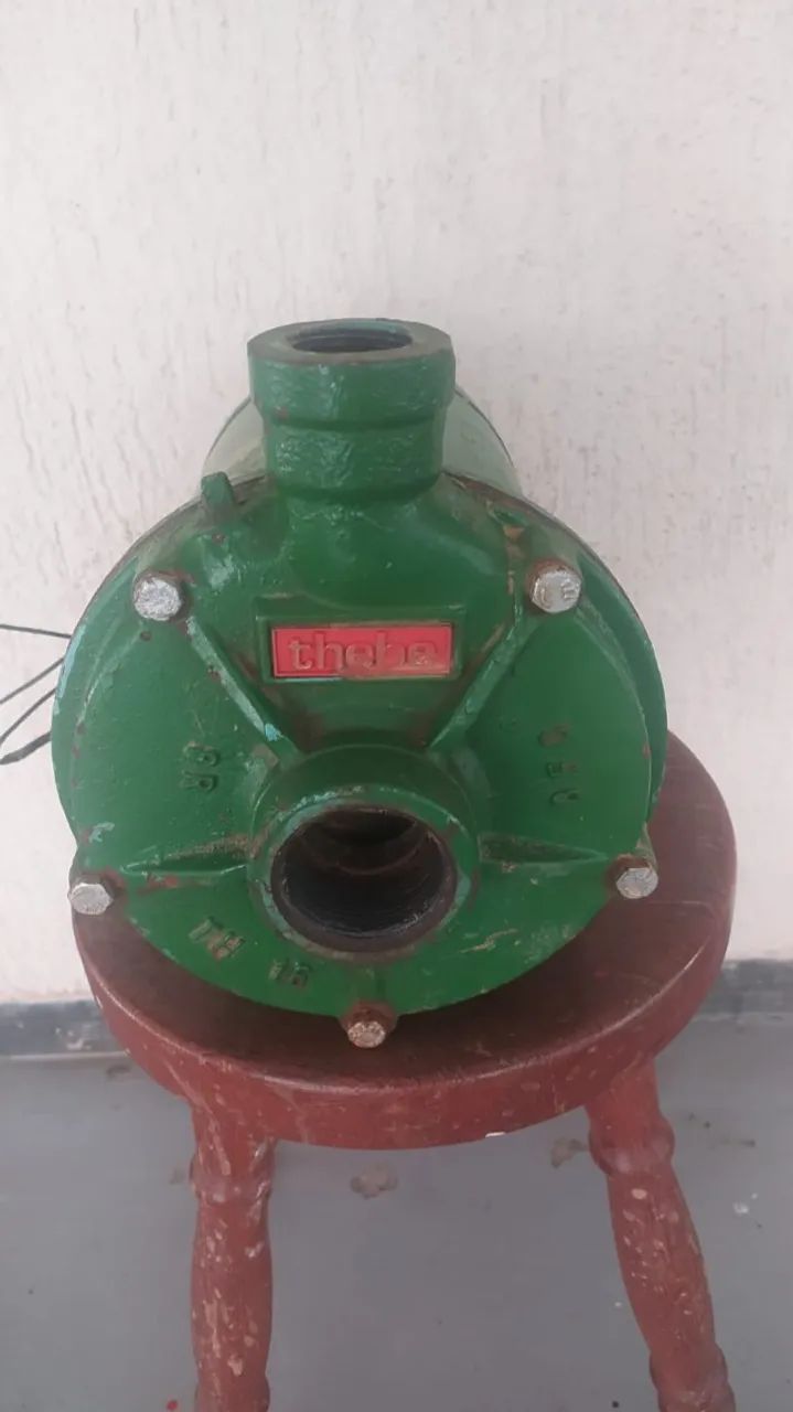 Motor WEG trifásico 3 CV (2,2 kW)