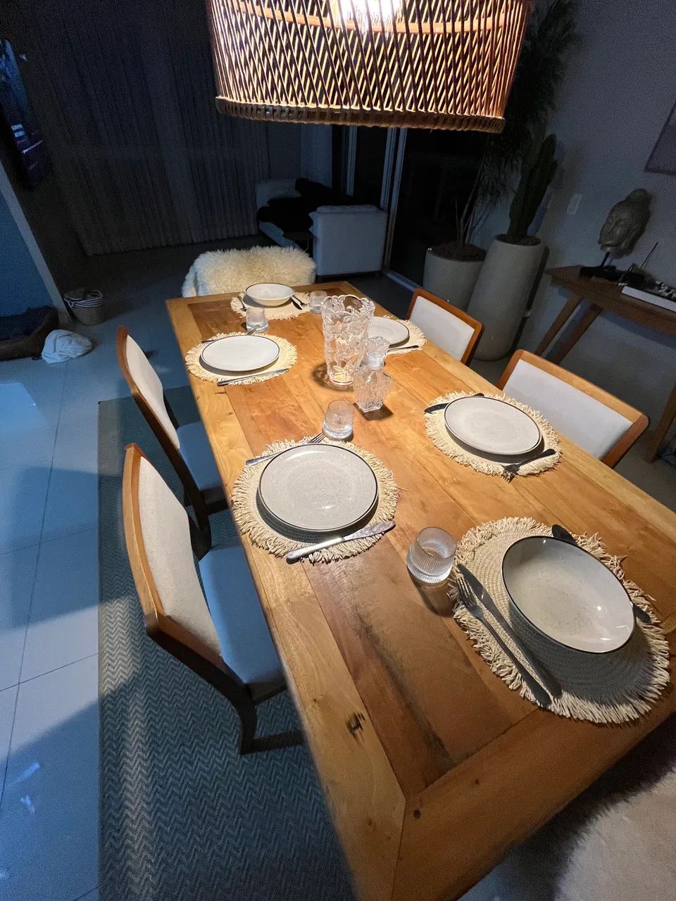 Mesa de madeira maciça + 6 cadeiras de linho (novas, usadas por 3 meses!)64276675359106121