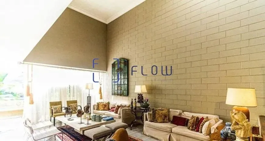 Casa para Venda e Locação no Campo Belo com 340m², 03 suítes, churrasqueira, piscina, escr