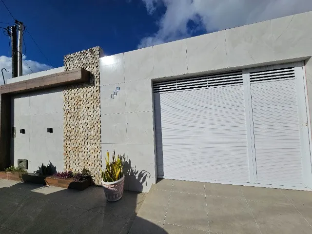 Casa reformada em condomínio fechado