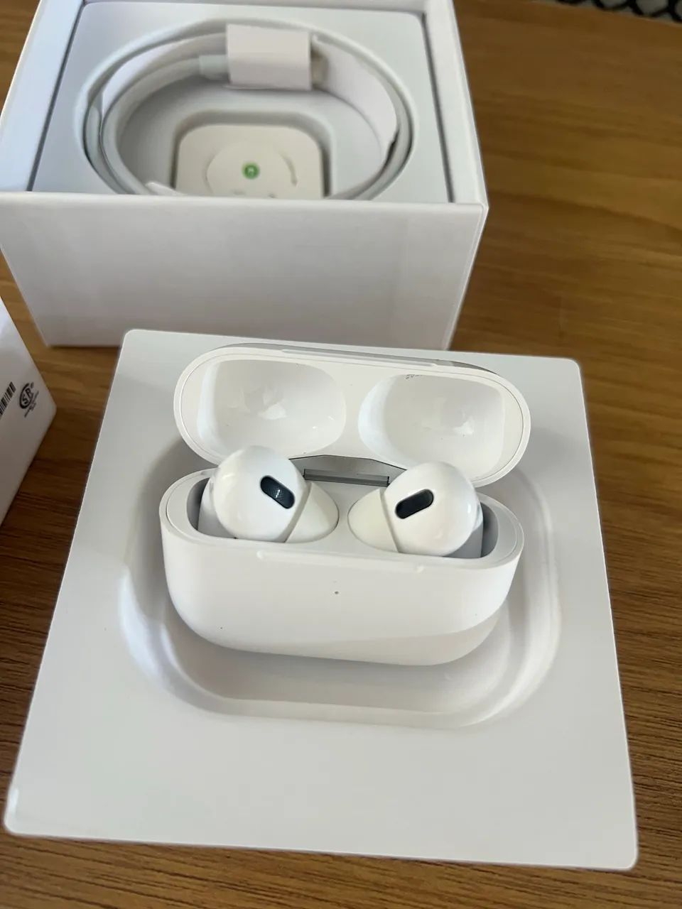 AirPods Pro (2ª geração) com estojo de recarga MagSafe (USB-C) Branco