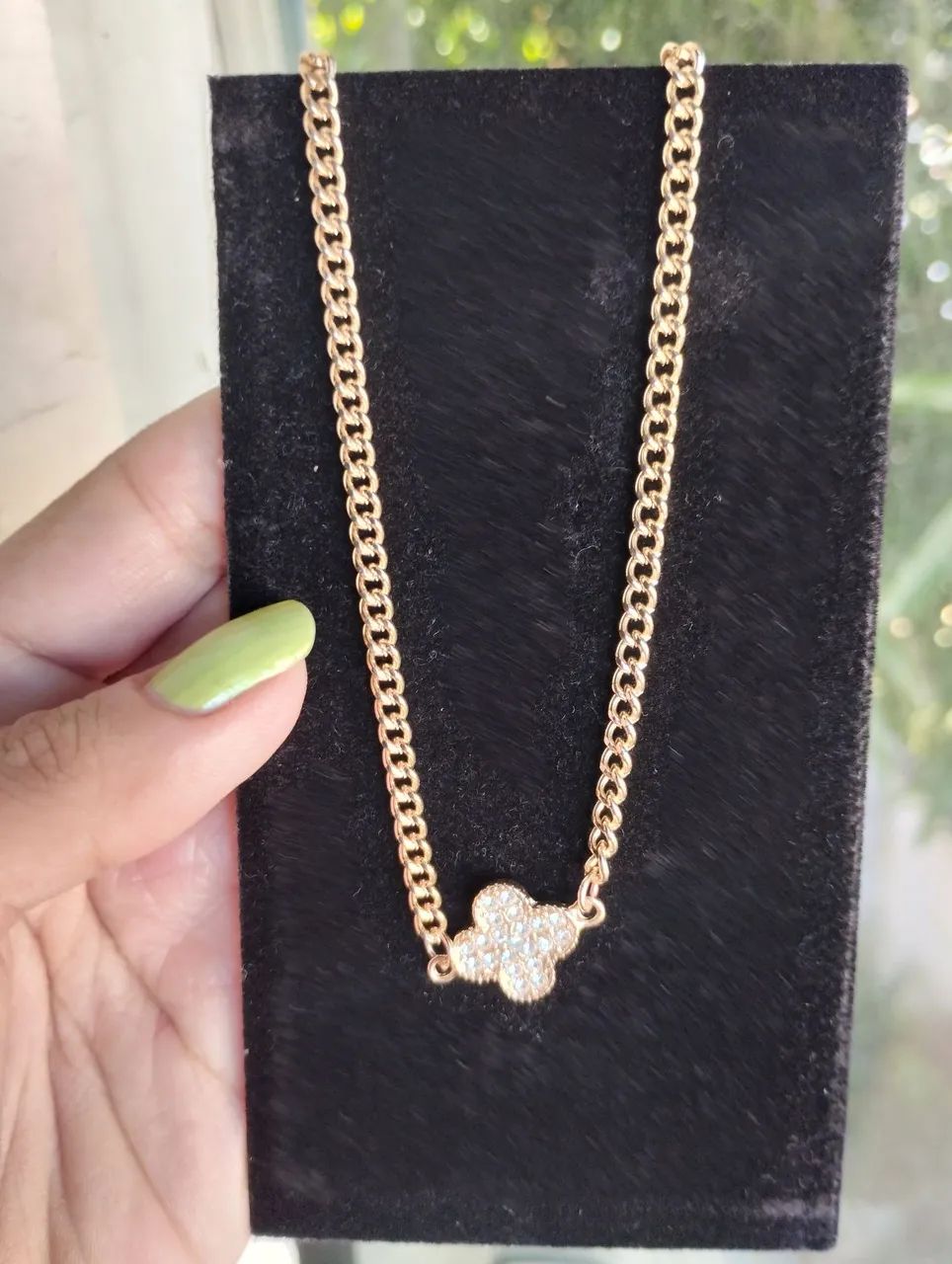 Gargantilha Choker Dourada com Pingente De Trevo  - Foto 5