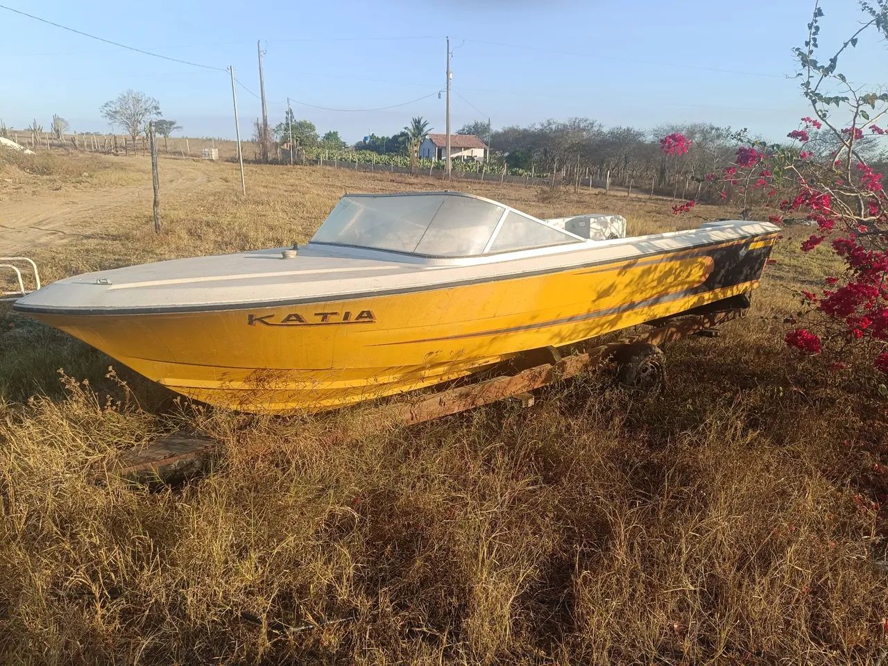 Vende-se lancha falar com *07 - Foto 2