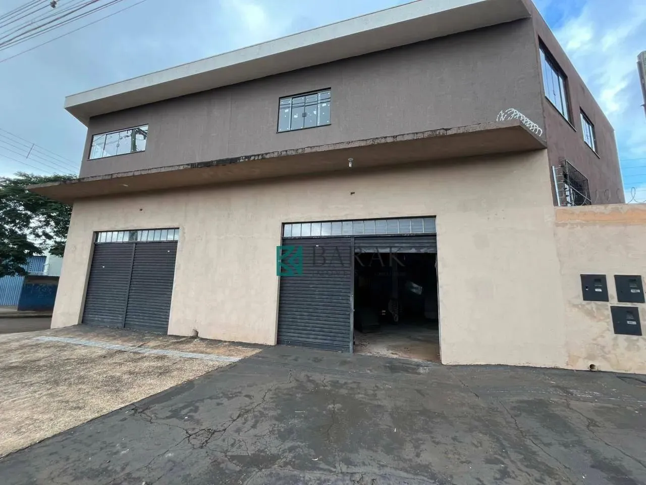 Sobrado à venda, 317 m² por R$ 900.000,00 - Conjunto Habitacional Itatiaia - Maringá/PR