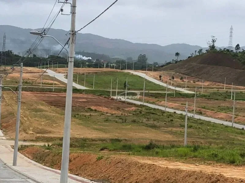 Lote pronto para construir, no Loteamento Pouso Seguro, no bairro Poço Grande em Gaspar!