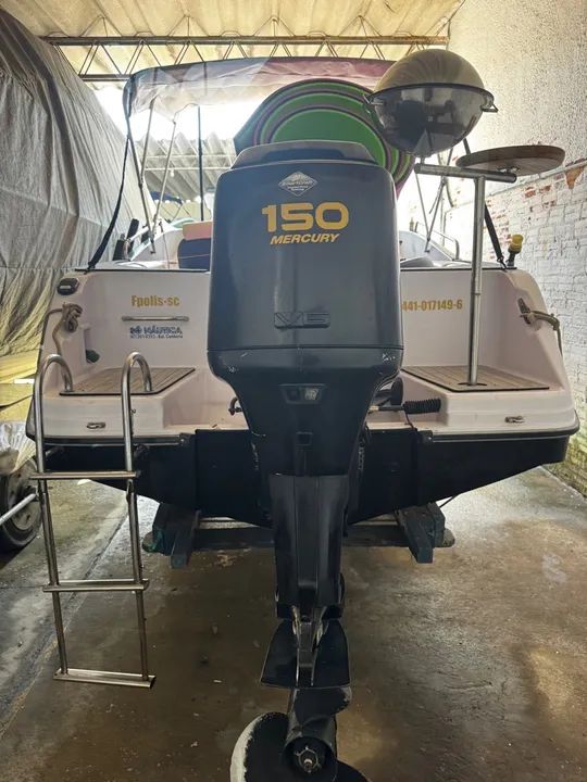 Lancha em ótimo estado 21 pés 8 tripulantes tudo novinho, sem detalhes. - Foto 4