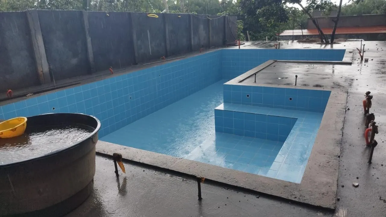 Construção de Piscina - Materiais e Estrutura