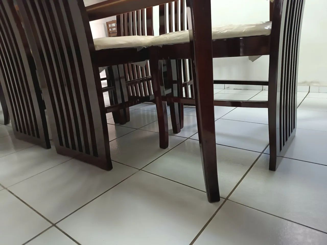 Conjunto de cadeiras de madeira maciça