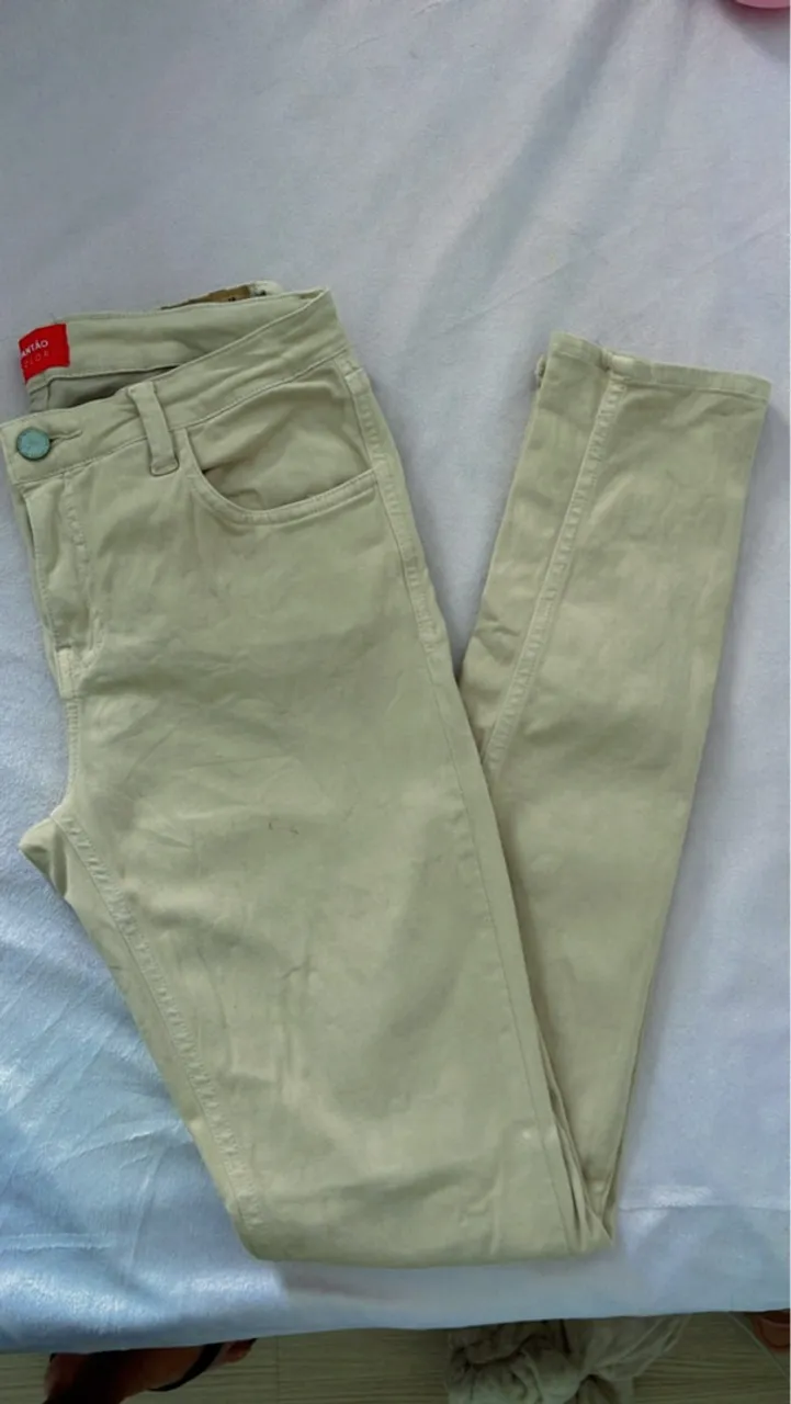 Calça bege skinny