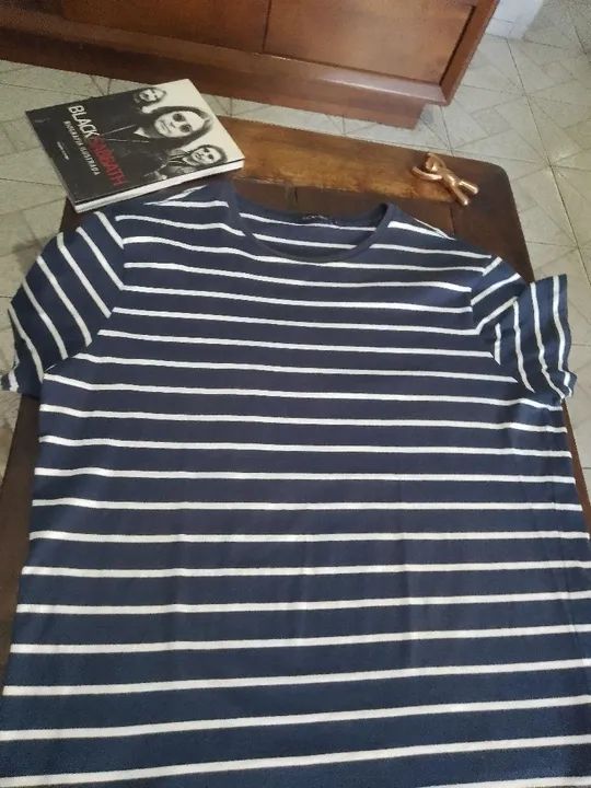 Camiseta listrada  azul e branca RICHARDS - Foto 2