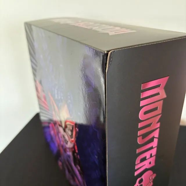 Ghoulia Deadfast SDCC 2024 - Monster High (Lacrada, avarias na caixa) - Foto 2